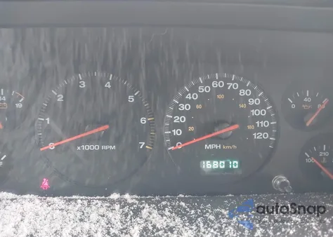 2001 Jeep Grand Cherokee Laredo z USA, uszkodzony, nr VIN 1J4GW48S91C675799